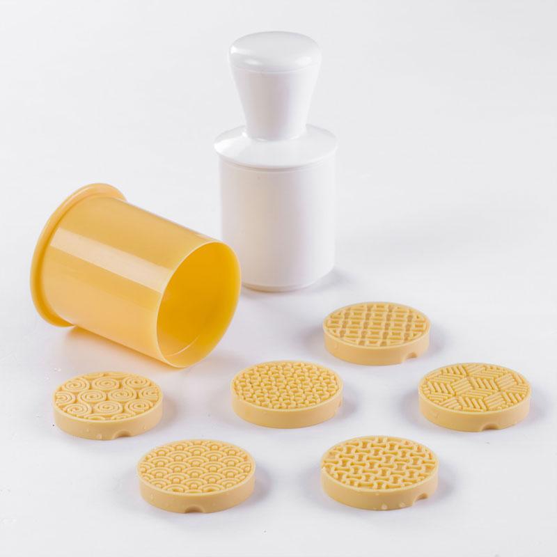 BREEZYLIVE 6 Pcs Cute Cartoon Cookie Stamps Biscuit Baking Mould Set