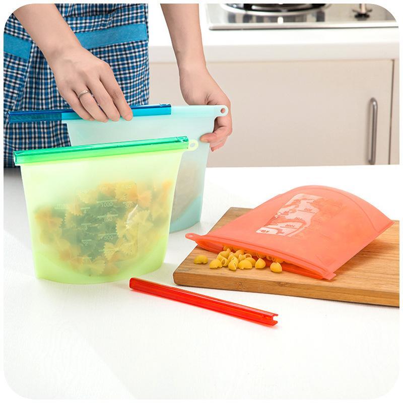 BREEZYLIVE Eco-Friendly Reusable Leakproof Silicone Food Storage Bag with Airtight Zip